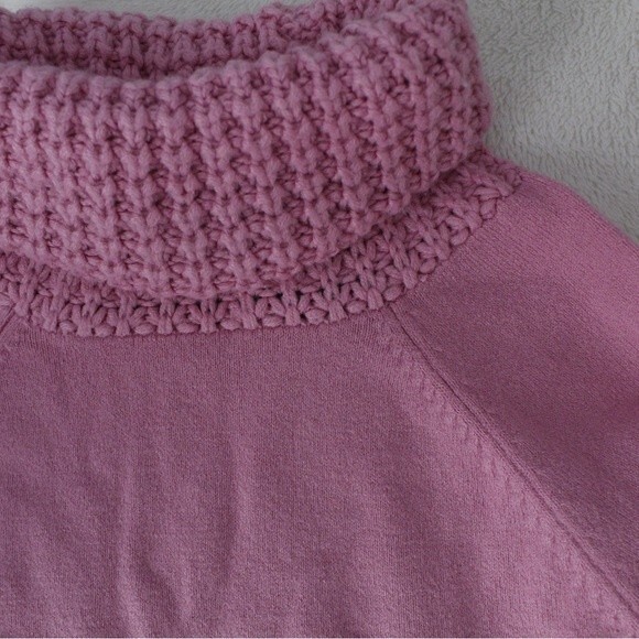 Pink turtleneck sweatshirt - Picture 4 of 5
